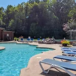 Appalachian Starr: New Cabin W/ Pools & Hot Tub Cabin