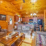Enchanted View Cabin - Spectacular View, Hot Tub, Gameroom, 2Br 2Ba Sleeps 8