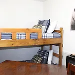 Oak Square 210