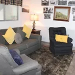 Oak Square 210