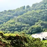Million Dollar Views! 4 Bedroom, Sleeps 9, Close To National Park And 5 Mi To Gatlinburg!