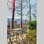 Amazing Views! Hot Tub,Pool Table,Fireplace,Relax!