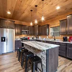Creekside Manor Too Cabin