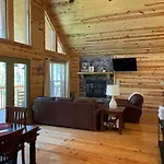 Take It Easy With Hot Tub And Community Pool
