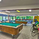 Woodsy Retreat With Fire Pit And Resort Amenities