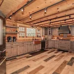 Roaring Fork Lodge