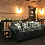 Chalet Village- Amazing Mountain Views - Piney Butt Place