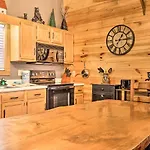 Honey Bear Hideaway With Hot Tub And Mtn Views!