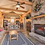 Honey Bear Hideaway With Hot Tub And Mtn Views!