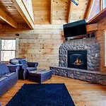 Little Cub Retreat Mtn View, Hot Tub, Indoor Pool