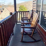 Black Bear Hideaway Cabin