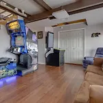 Bear View Chalet, 3 Bedroom, Pool, Pets, Arcades, Wifi, Hot Tub, Sleeps 12