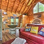 Romantic Gatlinburg Cabin With Hot Tub And Pool Access