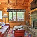 Romantic Gatlinburg Cabin With Hot Tub And Pool Access