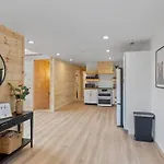 New! Modern Cabin With Two Decks, Bar & Game Room!