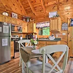 Romantic Gatlinburg Cabin With Hot Tub And Pool Access