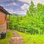 Gatlinburg Cabin With Home Theater And Hot Tub!