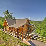 Spacious Mountain Retreat With Hot Tub And Views!
