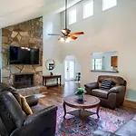 Little Cub Cottage - Mtn Views & Community Pools