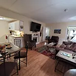 Lowest Prices Of The Year Downtown Gatlinburg Suite, Close To Everything, Free High Speed Wifi, Private Balcony, Pool, Hot Tub, Sleeps 8