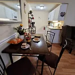 Lowest Prices Of The Year Downtown Gatlinburg Suite, Close To Everything, Free High Speed Wifi, Private Balcony, Pool, Hot Tub, Sleeps 8