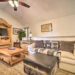 Classy Cabin, 3 Mi To Smoky Mtns Natl Park!