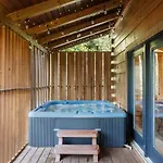 Mountain View 5 Bdrm Gatlinburg Cabin Near Downtown Arts
