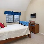 Gatlinburg Getaway Cute Cabin With Mountain Views!