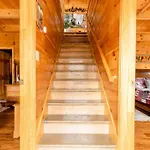 Cozy Cabin W/Hot Tub & Wifi In Gatlinburg