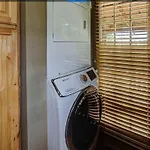 Cozy Cabin With Mountain Views And Easy Access To All Attractions
