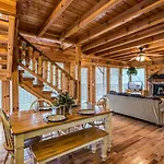 Secret Romance, 2 Bedrooms, Sleeps 8, Pool Table, Hot Tub, Arcade