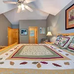 Bear\'S Corner, 3 Bedrooms, Wifi, Pool Table, Hot Tub, Wifi, Sleeps 10