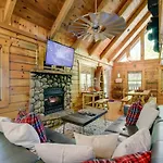Gatlinburg Family Cabin With Private Hot Tub And Deck!