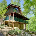 Gatlinburg Family Cabin With Private Hot Tub And Deck!