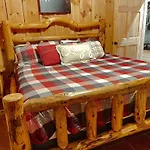 Serenity Summit Cabin With Amazing Mountain Views, Indoor Pool, Fire Pit And Hot Tub