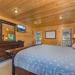Alexas Hideaway, 1 Bedroom 1 Loft, Pool, Hot Tub, Wifi, Sleeps 6
