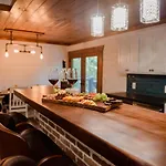 Bigfoots Retreat Chalet