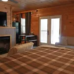 The Cave At Shady Woods - 1 Bedroom Studio - Walk To Downtown!