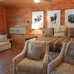 The Cave At Shady Woods - 1 Bedroom Studio - Walk To Downtown!
