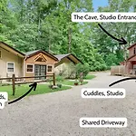 Cuddles, 1 Bedroom Studio, Walk To Downtown And Hiking Trails!