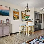 Stylish 1Br Free Attraction Tix Views!