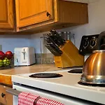 Heavenly View - Bear Themed Cabin, Hottub, Dog-Friendly, Near Gatlinburg