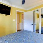 Downtown Gatlinburg Condo With Community Pool!