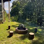 Beautiful Mountain Views And Privacy. Minutes To Downtown Gatlinburg And National Park