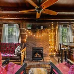 Smoky Speakeasy 2 Cabins 2 Hot Tubs And Private Pool