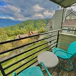 Smoky Top Summit Condo Condo
