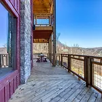 Moonshiners Hideout Hot Tub Game Room Pool