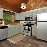 Grove Creek Cabin