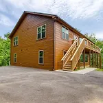 Brand New Build 5 Bedroom, 5 Bath With 4,000 Sq Ft With Mountain View Cabin