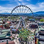 Breathtaking Views Of The Smokies, 3 Mins To Gatlinburg